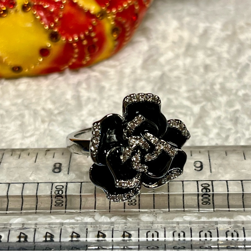 Fashion Jewelry Black and Silver Rose Ring - Picture 4 of 10